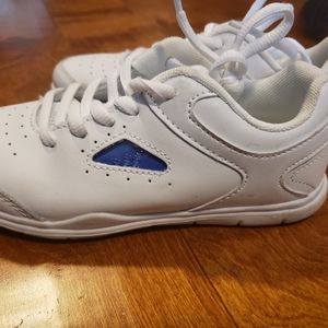 Girls' cheer shoes